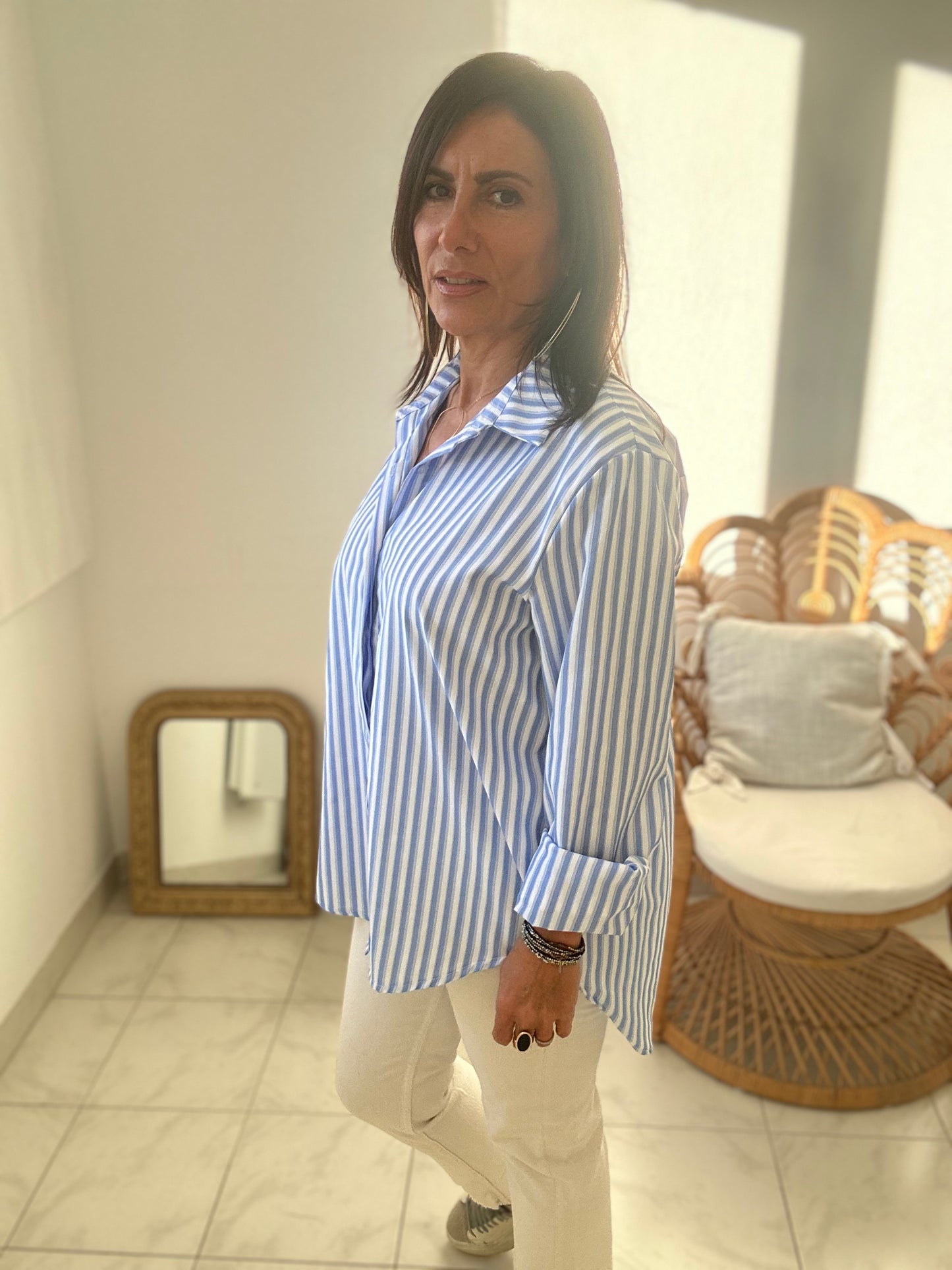 Chemise blanche grosse rayure bleue TU